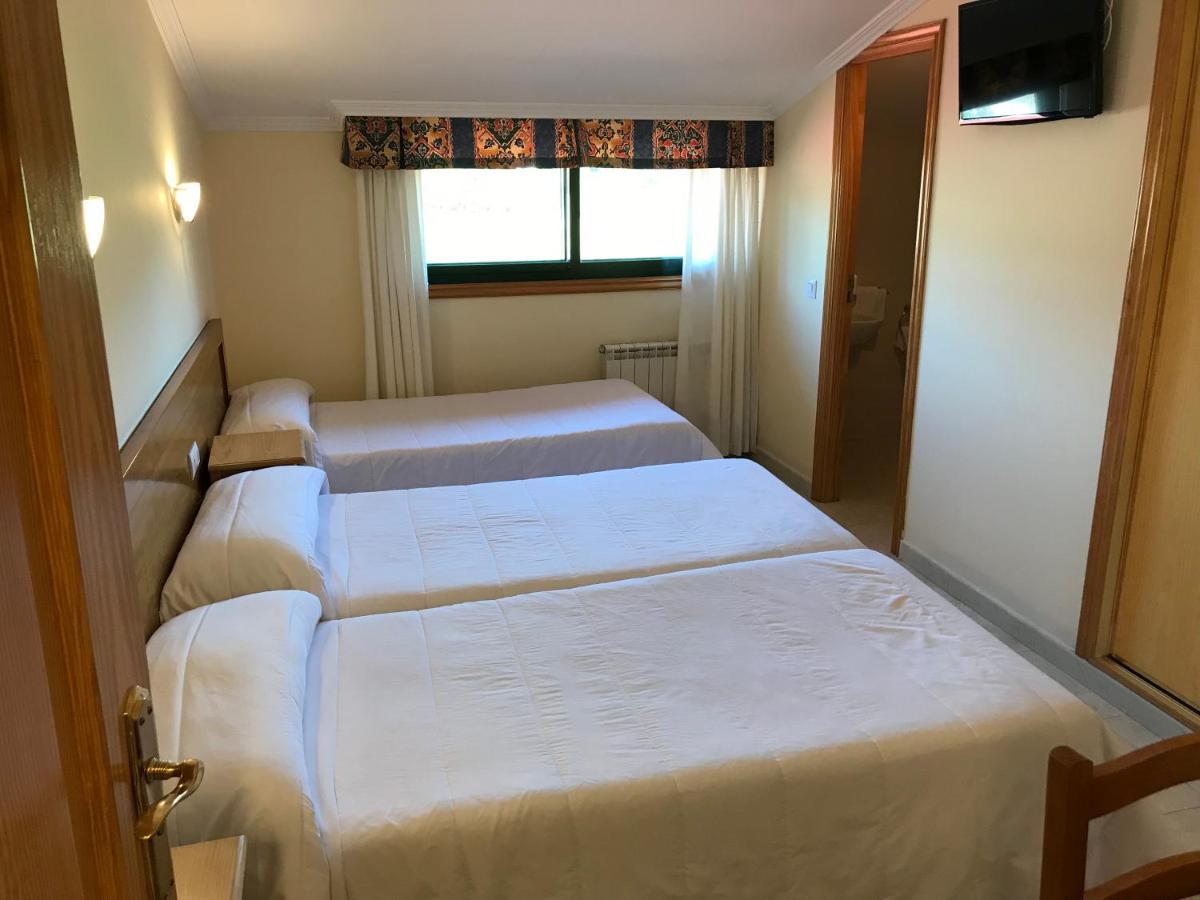 Hotel Restaurante Los Tulipanes San Salvador de Poio Zewnętrze zdjęcie